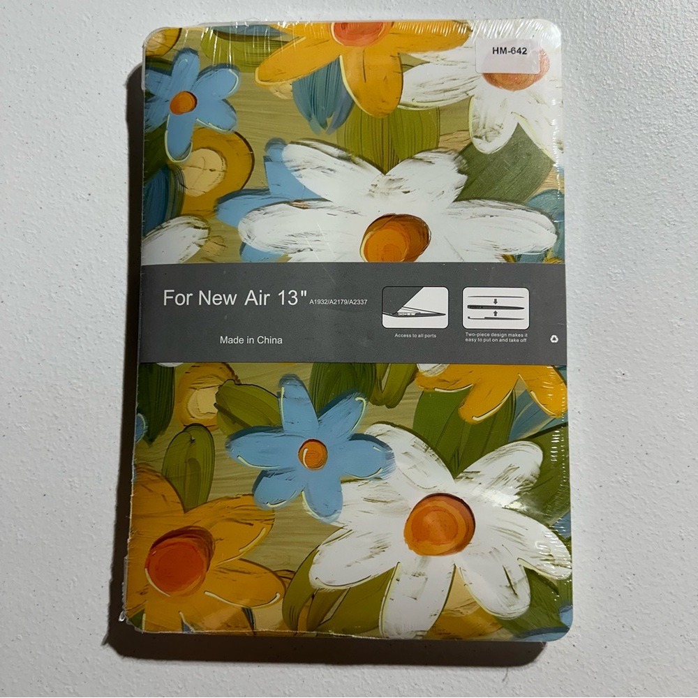 Apple Air 13" Floral Case - White, Blue, Orange